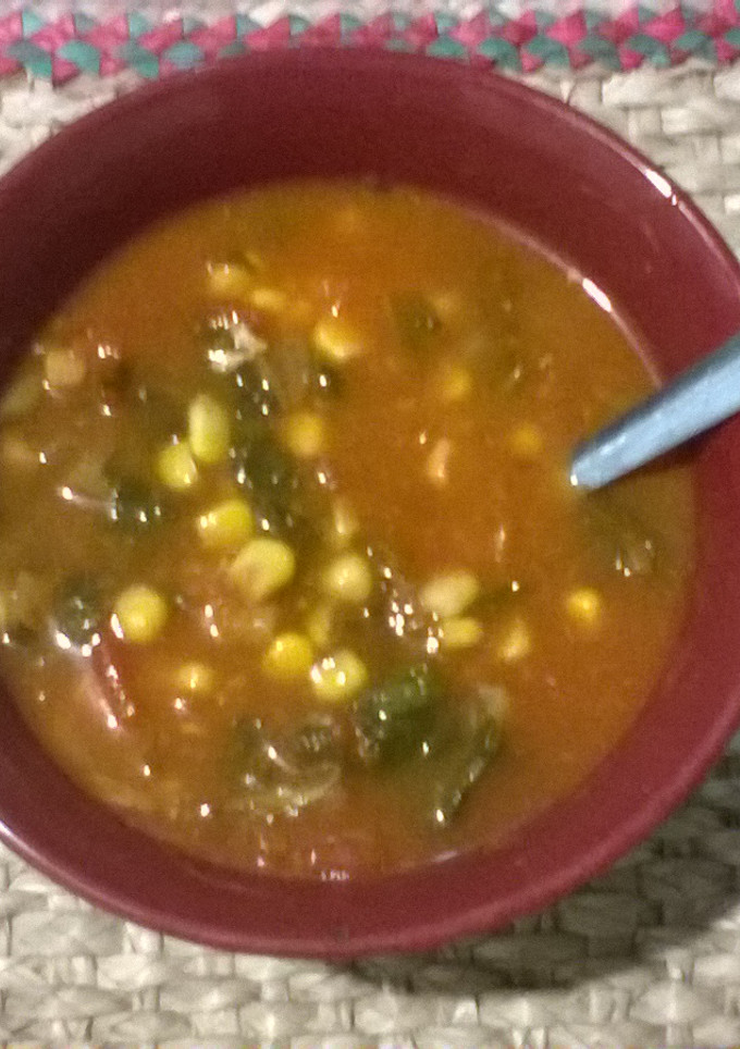 Una foto de Sopa horneada de acelga con tomate y granos de elote(MáquinaPan)