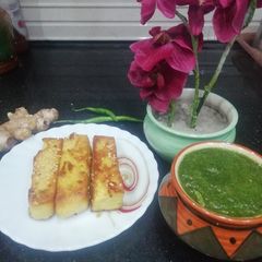 A picture of Crispy besan sticks.
