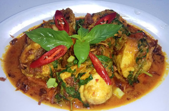 Cara Bikin Ayam Kemangi Bumbu Santan Kekinian