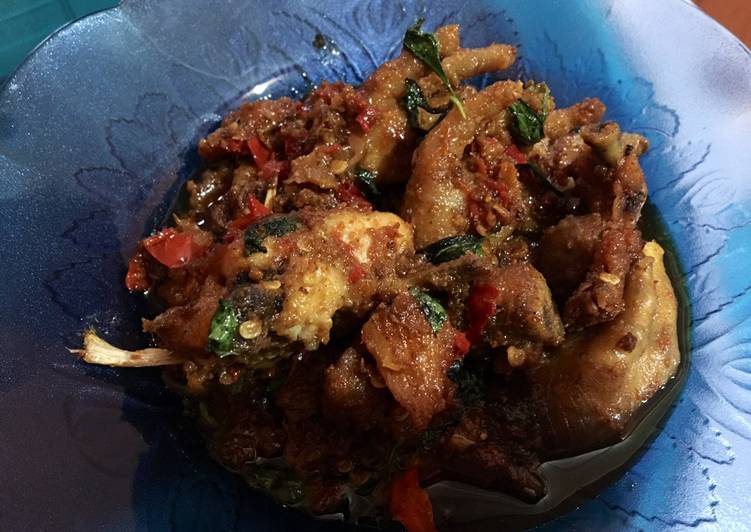 Ceker ayam bumbu pedas kemangi