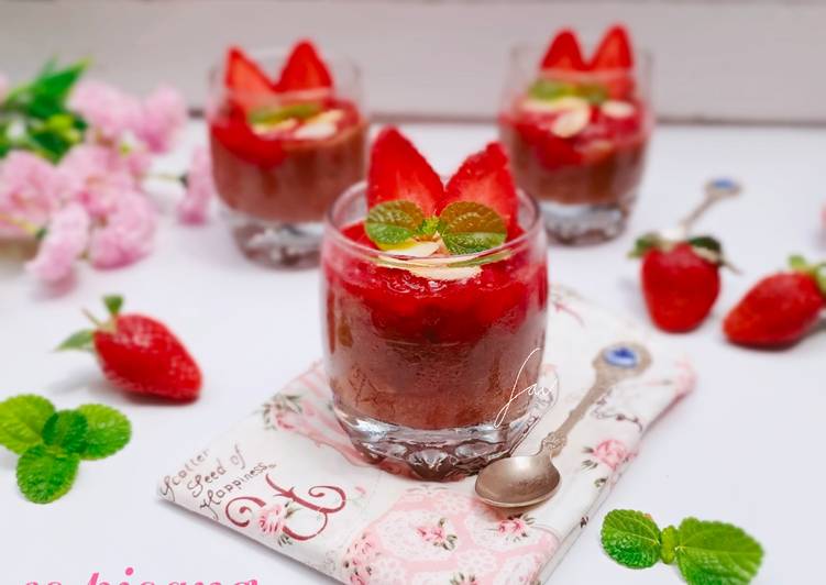 Resep Es Pisang Coklat Strawberry Jadi, Enak Banget