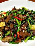 Tumis Jamur Kuping dan Seledri
