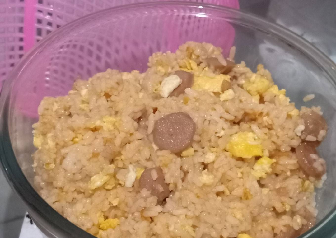 Nasi goreng sosis telur