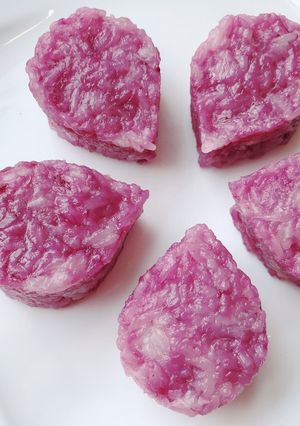 Hình của món Xôi khoai lang tím cốt dừa.