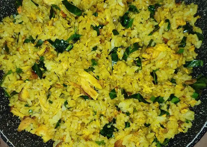 Nasi Goreng Daun Mengkudu