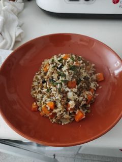 Una foto de Lentejas con arroz estilo "arroz tres delicias"