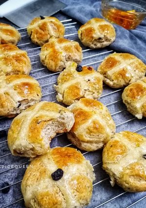 A picture of Hot Cross Buns.