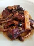 Costillitas al horno con setas shimeji