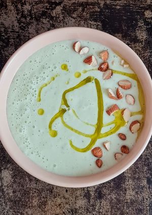 Una foto de Gazpacho de pepino 🥒 Sopa fría de pepino 🥒 Ensalada licuada de pepino 🥒