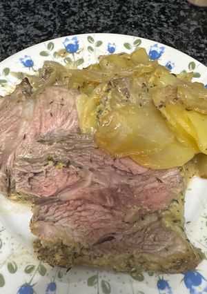 Una foto de 638. Lomo de cerdo al horno con patatas y cebolla (principal carne)