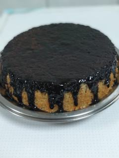 A picture of Walnut cake.