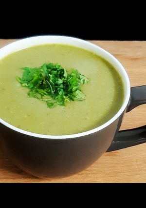 આલમન્ડ સ્પીનચ સુપ (Almond Spinach Soup Recipe In Gujarati) રેસીપી મુખ્ય ફોટો