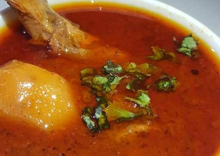 Simple Way to Prepare Love Aloo Chicken ka Salan
