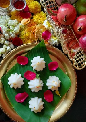 A picture of Modak.