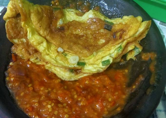 Langkah Mudah untuk Menyiapkan Telor Dadar Sambal Tomat yang Sempurna