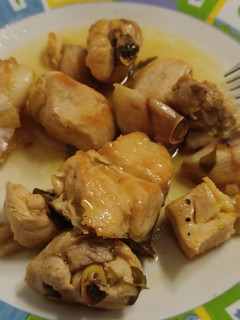 Una foto de Pollo al ajillo fácil