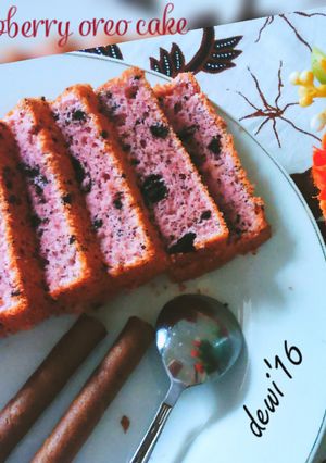 Foto resep Strawberry Oreo Milk Chiffon Cake