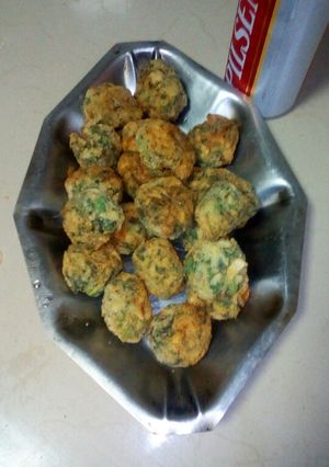 Una foto de Buñuelos de arroz y espinaca