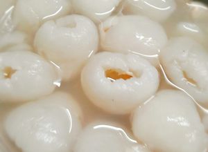 Hình của món Vải ngâm đường.