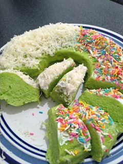 Foto resep Bolu Kukus Pandan Ceria Warna Warni