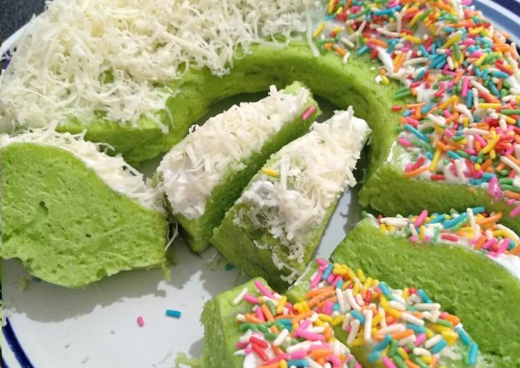 Bolu Kukus Pandan Ceria Warna Warni