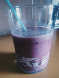 Una foto de Smoothie de cerezas y arándanos
