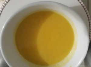 Una foto de Crema de brócoli y maíz chocolo