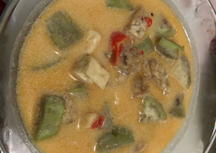 Bagaimana Membuat Sayur Terong Tahu Tempe yang Enak