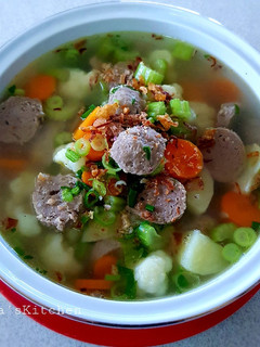 A picture of Vegetables and Meatball Soup.
