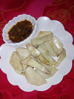 A picture of White Yam with sauce.