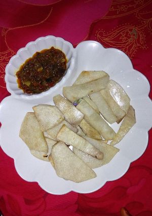 A picture of White Yam with sauce.