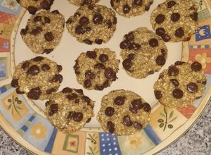 Foto principal de Galletas de copos de avena, plátano y pepitas de chocolate