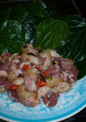 Hình của món Heo mọi nướng lá lốt.