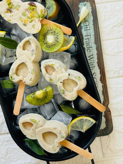 عکسی از دستور بستنی موز و پسته