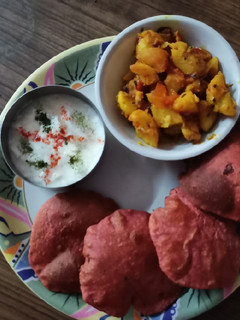 A picture of Beetroot masala Puri.