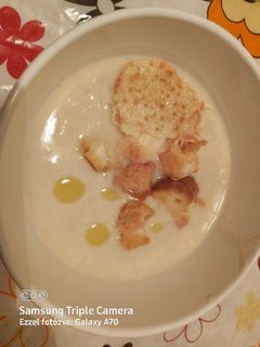 Tejszínes hagymakrémleves recept fotója
