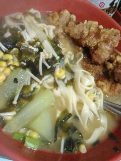 味噌炸豬排蔬菜湯麵 的食譜成品照片