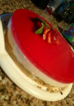 صورة لوصفة تشيز كيك مع جلي الفراولة (على طريقتي😋)
