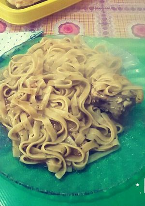 Una foto de Fideos con Pollo