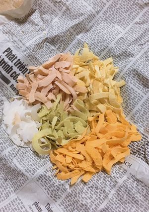 Hình của món Mứt dừa ngũ sắc.