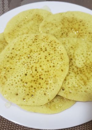 Una foto de Baghrirs, tortitas con mil agujeros marroquíes