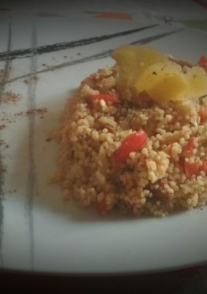 Una foto de Cuscús dulce con pollo