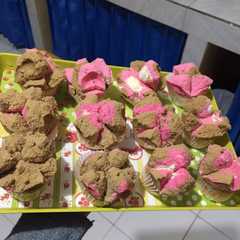 รูปของ Bolu kukus ketawa