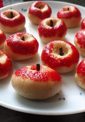 A picture of Apple mawa delight.