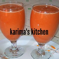 A picture of Watermelon pineapple juice.