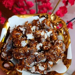 A picture of Caramelized Til Makhana.