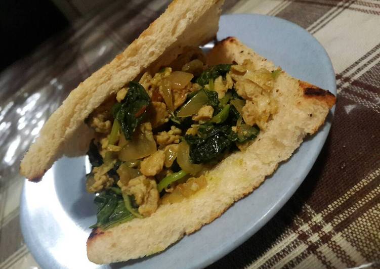 Resep Sandwich bayam telur (indian street food), Lezat Sekali