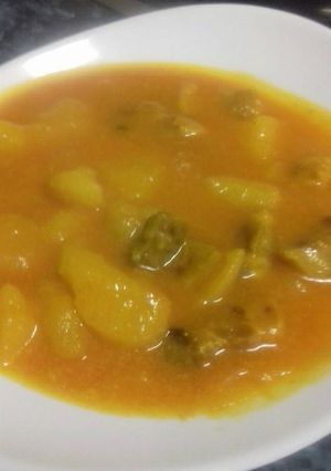 Una foto de Guiso de patatas con costillas de cerdo