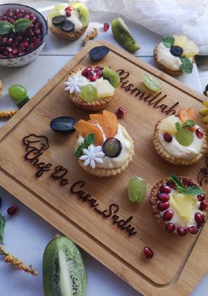 A picture of Custard fruit puff tart.