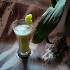 A picture of Kiwi mocktail.